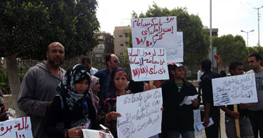 وقفة احتجاجية لأهالى القنطرة شرق أمام محافظة الإسماعيلية 