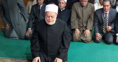 الدعوة السلفية: لا يستحب للإمام الإطالة فى الدعاء عقب ختم القران