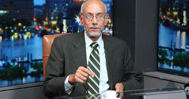 أيمن الصياد: القوانين وحدها لا تكفى لتنظيم الإعلام والناس لا تثق فى صحف الدولة