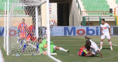 الزمالك يتقدم على بتروجت بهدف دومنييك