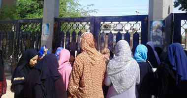 الأمن الإدارى يغلق المدينة الجامعية للطالبات بعد إخلائها بالكامل