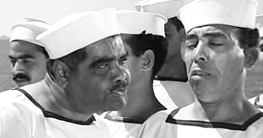 عطر الأحباب .. إسماعيل ياسين.. أول الخوافين فى السينما المصرية وأجملهم!..بدأت حياته فى السويس بفجيعة وانتهت فى القاهرة بمأساة