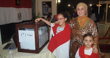 السيسى يحصل على 553 صوتا ببلجيكا مقابل 71 لصباحى