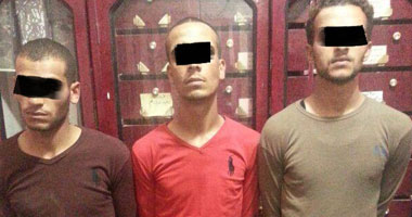 ضبط أخطر تشكيل عصابى فى البحيرة.. يتكون من 10 عاطلين يتزعمهم مسجل خطر.. تخصصوا فى سرقة السيارات وإعادتها لأصحابها نظير مقابل مادى.. ويتخذون الطريق الدولى الساحلى والزراعى مسرحًا لمزاولة الجريمة