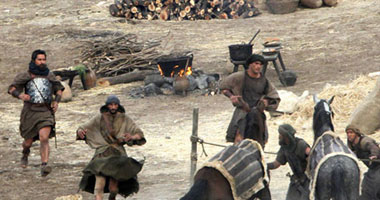 بالصور.. ريدلى سكوت يعيد السينما العالمية إلى مصر بفيلمه "الخروج: آلهة وملوك".. المخرج ينتهى من تصوير الفيلم بأسوان الأحد المقبل.. وتوقعات بإثارة العمل جدل كبير وقت عرضه