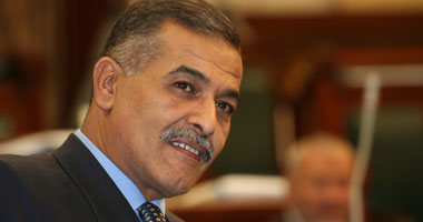 طلعت السادات يدعو لتشكيل حكومة يرأسها أحد العسكريين