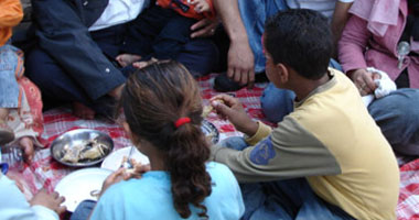 بهجت أبو ضيف يكتب.. من غير عقد بيعديها