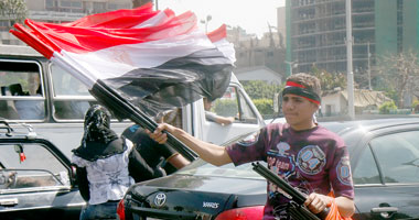 أعلام بترفرف فى سماء القاهرة