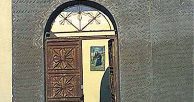 "جلسة مصالحة" لاحتواء أحداث دير "أبوفانا"