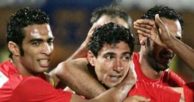 غياب بركات عن التدريبات واختبارات طبية لثلاثى الأهلى