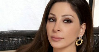 إليسا تحتفل بتوقيع ألبومها "تصدق بمين" فى لبنان