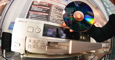 جهاز الـ"DVD".. تقنية حديثة تغزو سوق السيارات