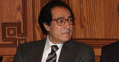 حسنى يتوجه إلى باريس لحضور اجتماعات اليونسكو
