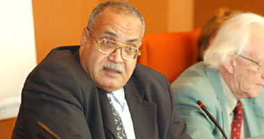 مثلث تدمير الشعوب.. ما قاله حسن حنفى دفاعا عن الوسطية