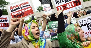 "الدستورية التركية" ترفض رفع حظر الحجاب