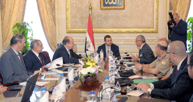 الحكومة تدرس ضم مبنى "الوطنى" المحترق إلى المتحف المصرى