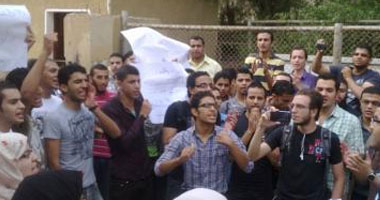 سائقو "السهام للبترول" بالسويس يضربون عن العمل لزيادة الأرباح
