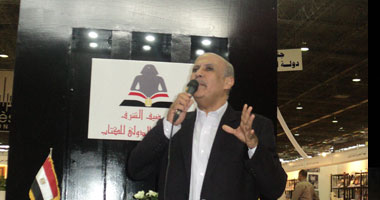 جمال بخيت يصدح فى الجناح المصرى بمعرض تونس الدولى للكتاب