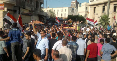 متظاهرون يحاصرون محافظة البحيرة للمطالبة بإسقاط النظام