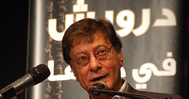 رسالة دكتوراه تكشف بالوثائق أسراراً فى حياة محمود درويش