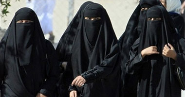 فتاة عمرها 18عاماً ملكة لجمال الأخلاق بالسعودية