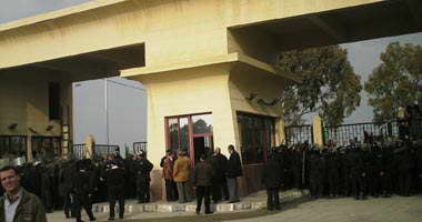 مصر تفتح معبر رفح مؤقتاً