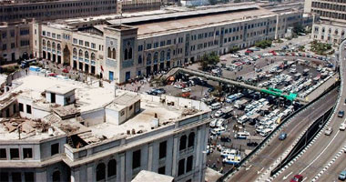 بدء تطوير ميدان رمسيس.. إنشاء موقف متعدد الطوابق بأرض الصوامع على مساحة 12 ألف متر يضم منطقة أسواق لتجميع أكشاك الميدان والباعة.. ونقل موقف القللى مؤقتا بساحة محطة مصر.. نائب محافظ القاهرة: لا إزالات للعقارات