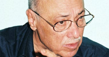 محمود السعدنى.. طفل يحمل سلاحا ضاحكا فى مواجهة ملايين المكشرين