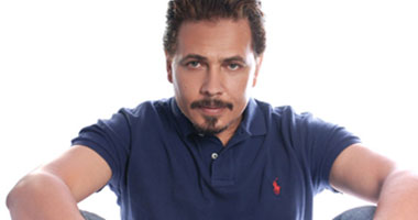 محمد رياض يجرى بروفات العرض المسرحى "حفلة تنكرية" على مسرح السلام
