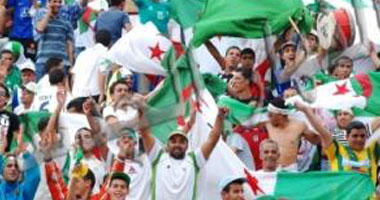 "السجن" عقوبة استخدام جماهير الجزائر وبلجيكا لـ "الشماريخ"