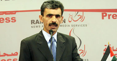 الزعارير: ضغوط على أبومازن للتراجع عن قراره