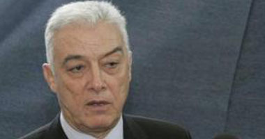 فهمى: لن ننشئ معامل تكرير بالمناطق السكنية