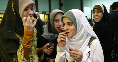 الجالية المصرية بالسودان تحتفل بتنحى مبارك