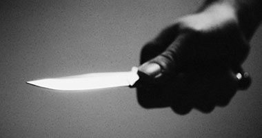 عاطل يطعن زوجته بمطواة فى رقبتها إثر مشاجرة بينهما بالمحلة