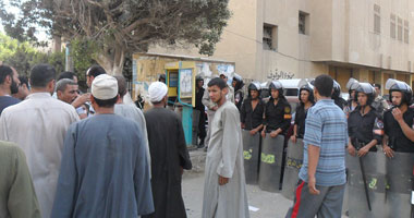 اشتباكات بين الشرطة وأهالى "شما" أمام محكمة شبين الكوم