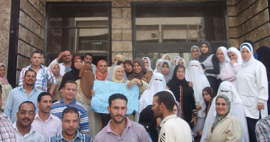 اعتصام العاملين بمركز الأورام بدمنهور لتثبيتهم 