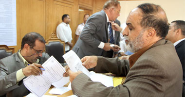 ننشر البيان النهائى لدوائر "مجلس الشعب".. القاهرة 9 دوائر فى الشعب .. وبورسعيد والإسماعيلية والسويس وشمال وجنوب سيناء وأسوان والأقصر ومطروح والوادى الجديد والبحر الأحمر دائرة واحدة