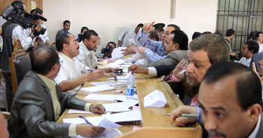 إقبال على الترشح بالنظام الفردى فى القاهرة وحضور نسائى وحزبى ضعيف