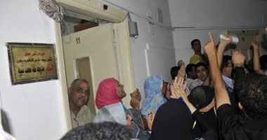 عمال "المصرية للاتصالات" يطالبون بالإفراج عن زملائهم 