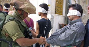 قوات الاحتلال تعتدى بالضرب والتنكيل على 5 أسرى 