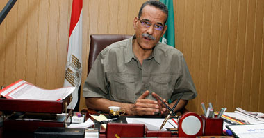 أهالى ديرب نجم يقطعون الطريق رفضا لإضراب سائقى الأجرة