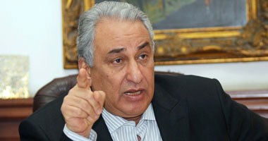 سامح عاشور يطير إلى بيروت
