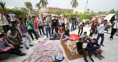 طلاب الأزهر يواصلون تظاهراتهم لإقالة قيادات الجامعة 
