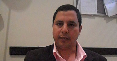 على طريقة مهدى عاكف وطظ فى مصر.. إعلامى إخوانى: "الوطنية ع الجزمة القديمة"