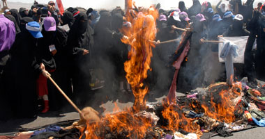 الداخلية اليمنية تحمِّل مسلحى "الأحمر" مسئولية عدم إزالة المتاريس