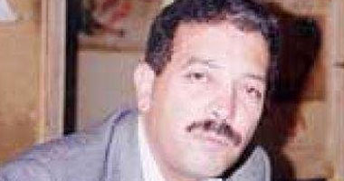 رحلة البحث عن "عاطف الطيب" مفجر الثورات وصاحب النهايات الصادمة.. عشاقه ينشرون لقطات تؤكد ظهوره بجميع أفلامه مثل "البرىء وضد الحكومة وسواق الأتوبيس".. وترك 21 فيلما مثيرا للجدل اعترضت النقابة عليها