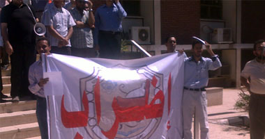دخول "الطب والآداب" فى الإضراب بجامعة"سوهاج" 