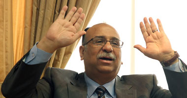 "إمبابى" يكرم سائقًا أنقذ سيارة مصر للطيران من الاختطاف