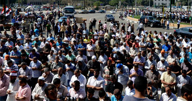 خطيب التحرير يطالب بمنع الزيارات عن محمد مرسى