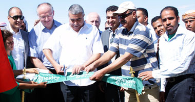 افتتاح أول محطة كهرباء بالطاقة الشمسية بالوادى الجديد